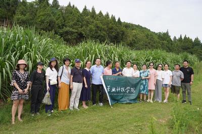 學院赴中江縣開展種草養畜行業調研